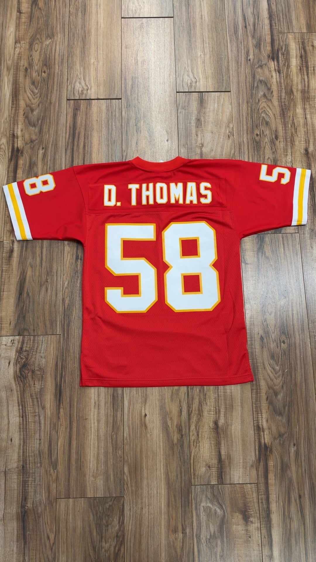 Mitchell & Ness NFL Throwback Kansas City Chiefs #58 Derrick Thomas Jersey (M)