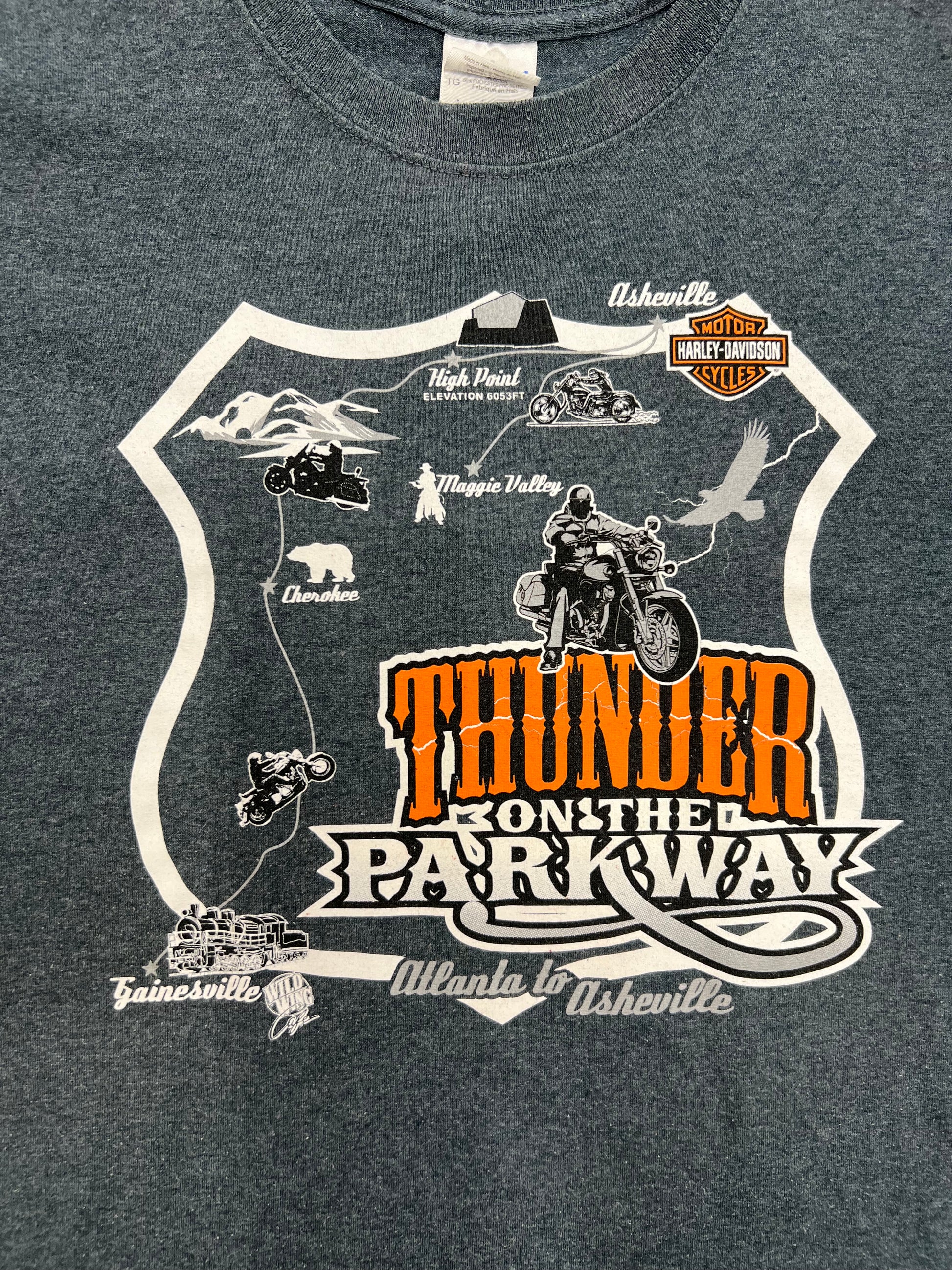 Vintage Thunder on the Parkway Harley-Davidson T-shirt (XL)