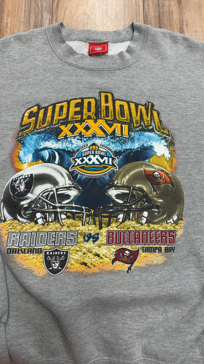 Vintage NFL Oakland Raiders vs Tampa Bay Superbowl XXXVII Crewneck (XL)