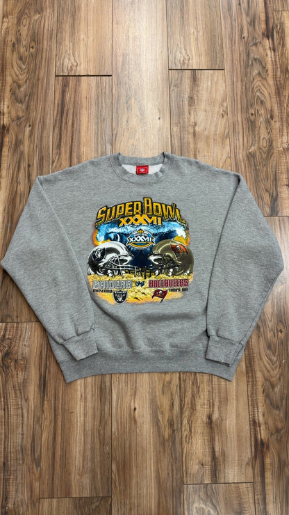 Vintage NFL Oakland Raiders vs Tampa Bay Superbowl XXXVII Crewneck (XL)
