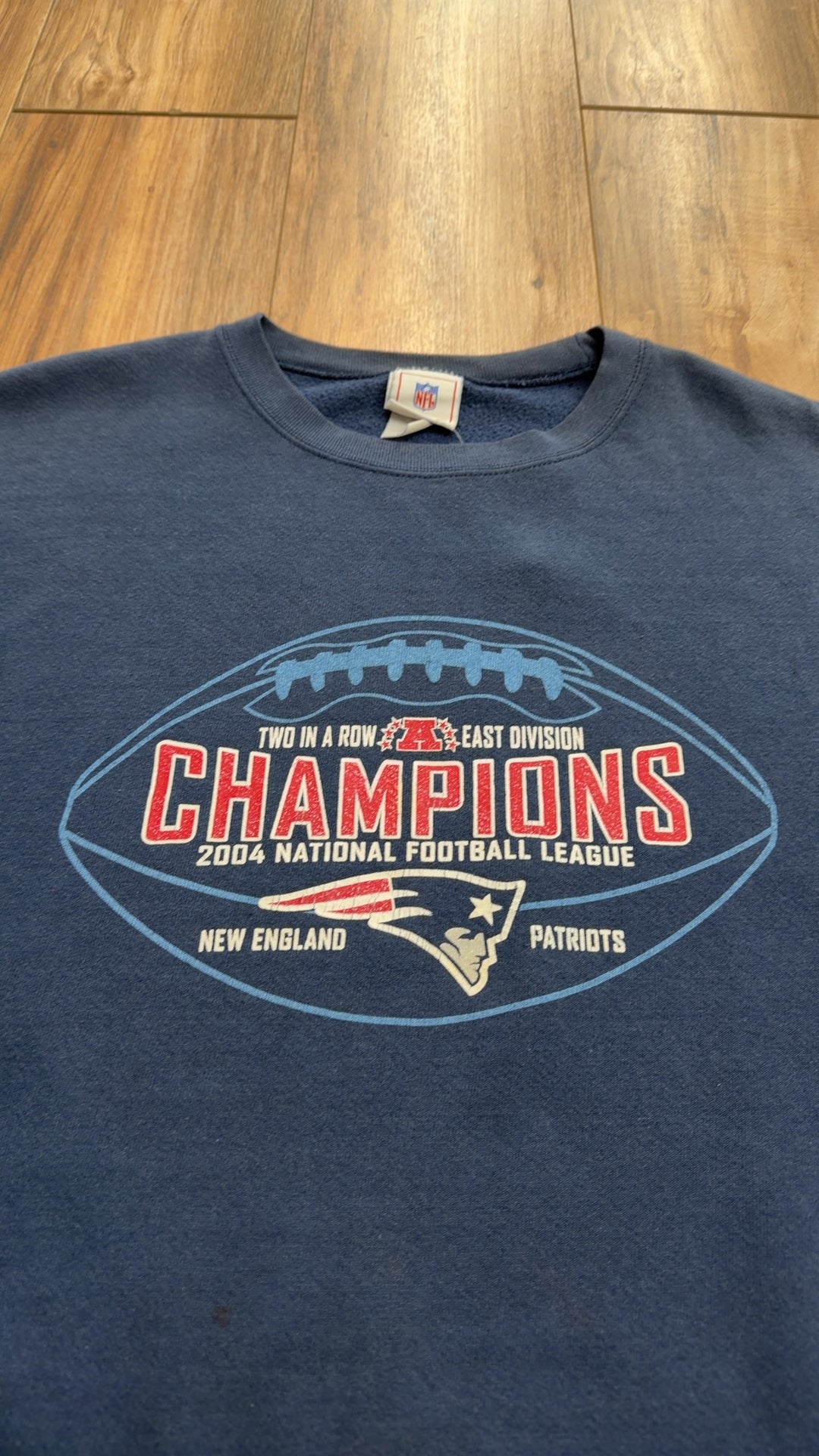 2004 NFL New England Patriots AFC East Champions Crewneck (XXL)